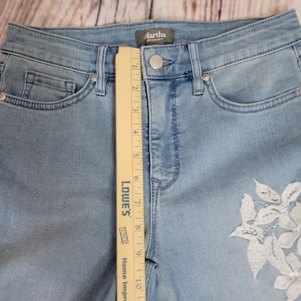 𝅺Martha Stewart Embroidered 5-Pocket Ankle Jeans - Picture 13 of 14